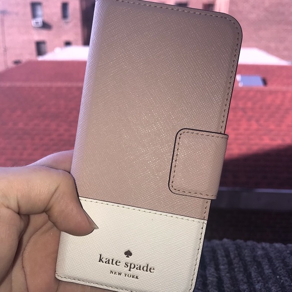 *SOLD* Kate Spade Phone Case - Picture 4 of 4